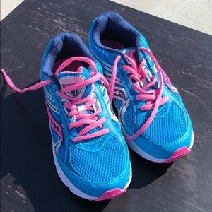 Saucony Cohesion 7 LTT youth 5 W NWOT